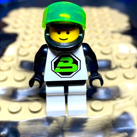 Lego Blacktron 2 Sp002 - Picture 2 of 7